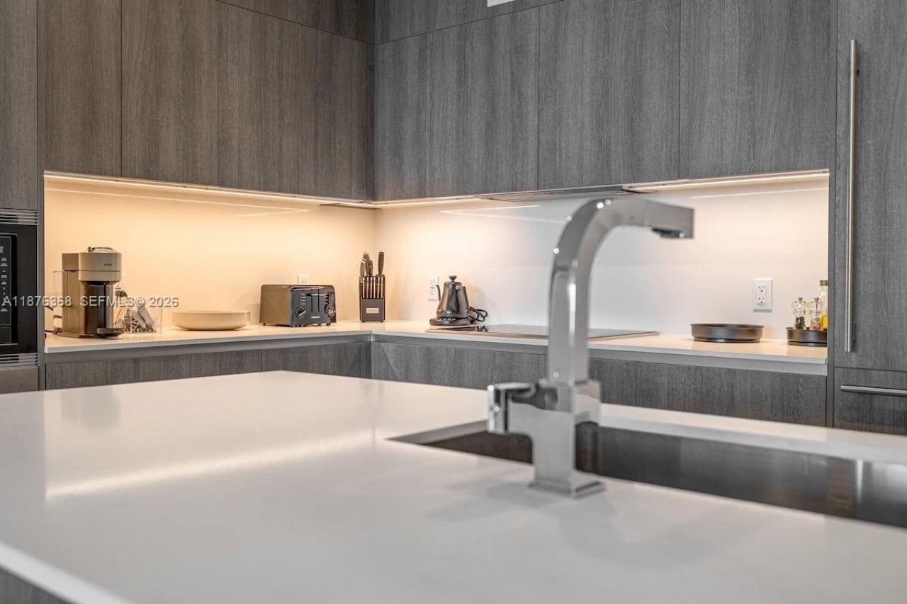 17550 Collins Ave, Unit 1003, Sunny Isles Beach, FL 33160 Photo