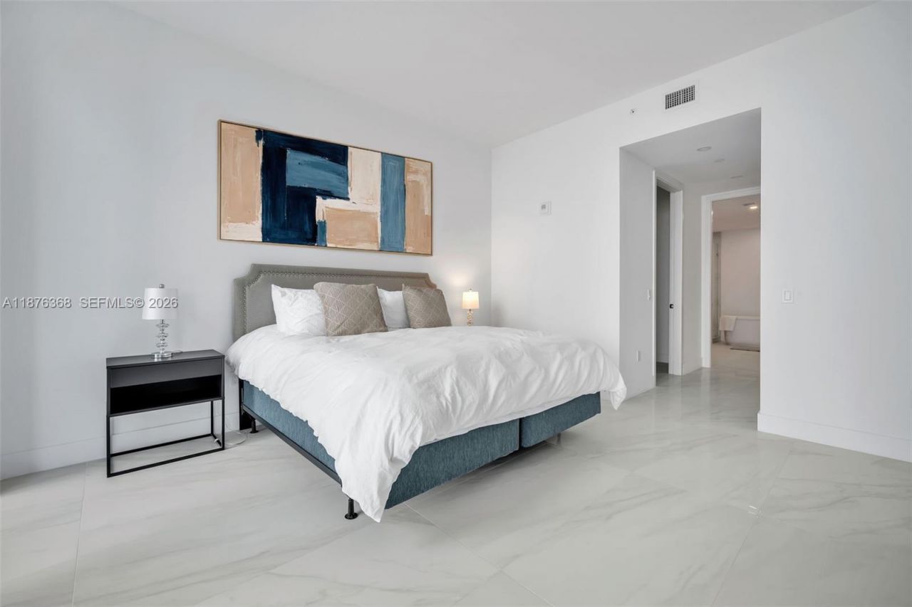 17550 Collins Ave, Unit 1003, Sunny Isles Beach, FL 33160 Photo