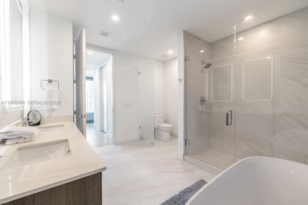 17550 Collins Ave, Unit 1003, Sunny Isles Beach, FL 33160 Photo