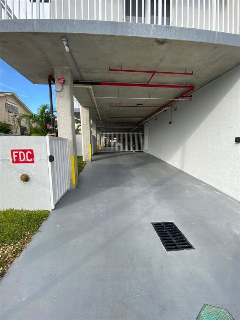 1029 NW 3rd St, Miami, FL 33128 Photo