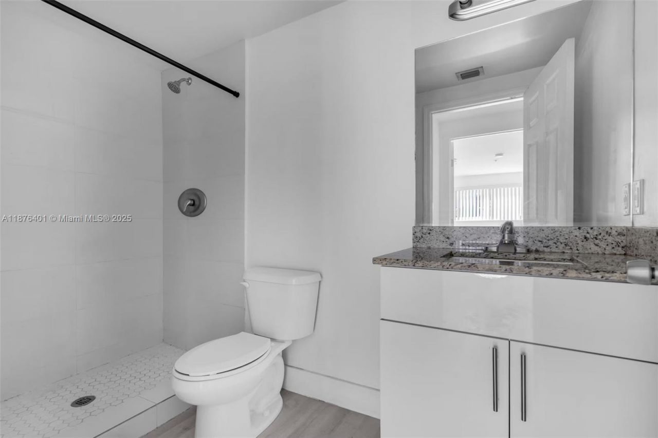 1029 NW 3rd St, Miami, FL 33128 Photo