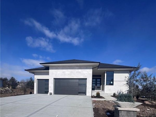 3344 W 133rd Terrace, Leawood, KS 66209