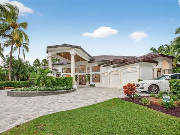 1518 E Lake Dr, Fort Lauderdale, FL 33316