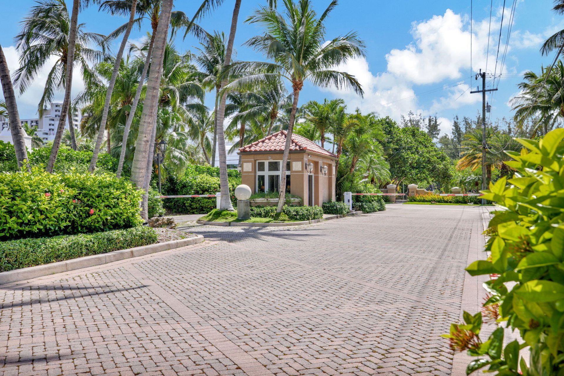 1518 E Lake Drive, Fort Lauderdale, FL 33316 Photo