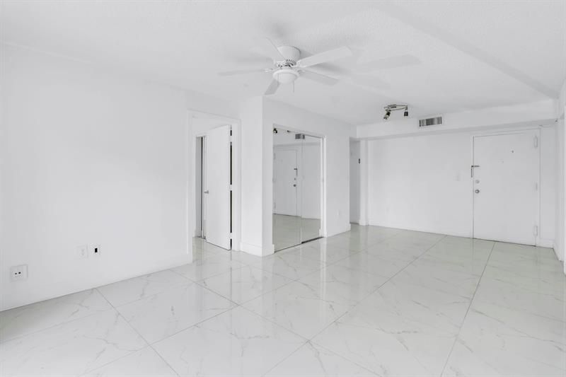 4805 NW 7th St, Unit 105-15, Miami, FL 33126 Photo