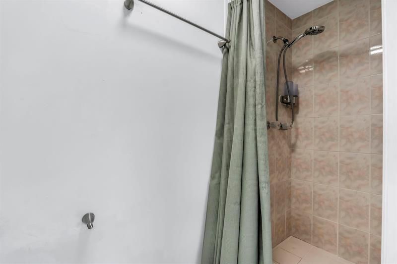 4805 NW 7th St, Unit 105-15, Miami, FL 33126 Photo