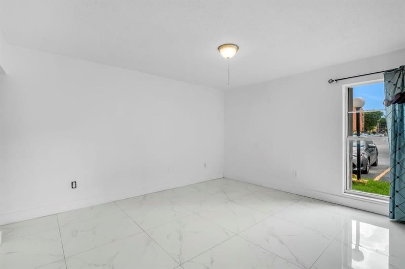 4805 NW 7th St, Unit 105-15, Miami, FL 33126 Photo