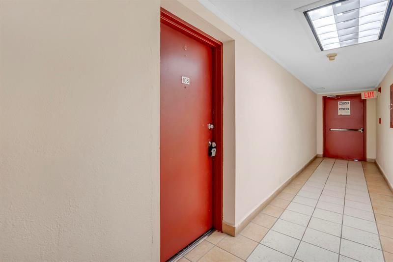 4805 NW 7th St, Unit 105-15, Miami, FL 33126 Photo