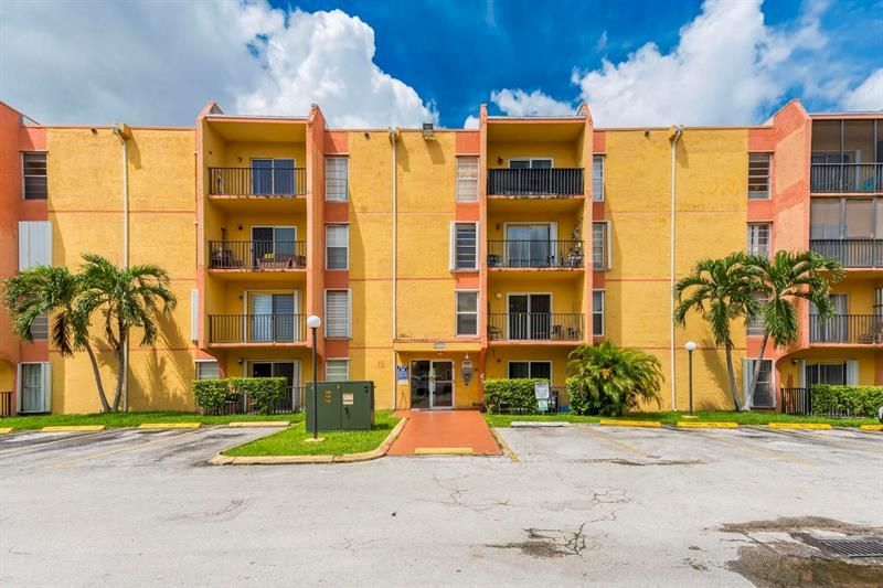 4805 NW 7th St, Unit 105-15, Miami, FL 33126 Photo