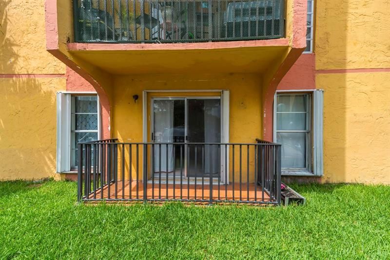 4805 NW 7th St, Unit 105-15, Miami, FL 33126 Photo