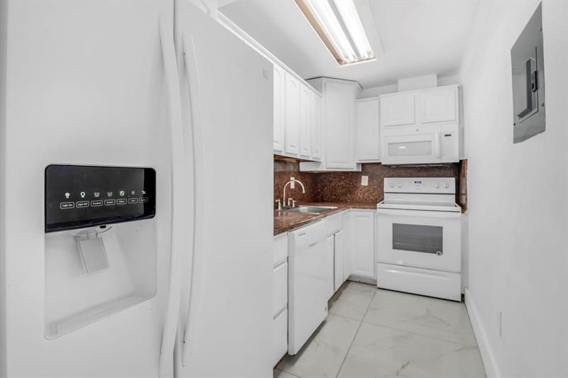 4805 NW 7th St, Unit 105-15, Miami, FL 33126 Photo