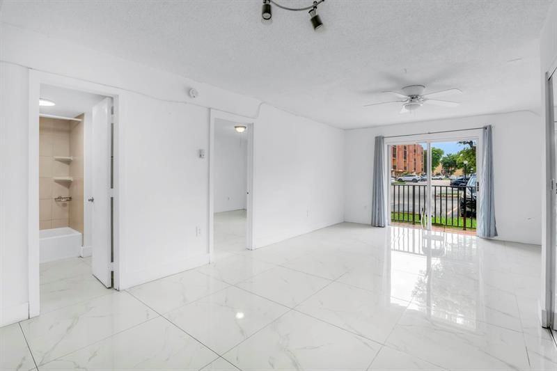 4805 NW 7th St, Unit 105-15, Miami, FL 33126 Photo