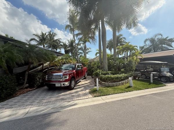 413 NW Chipshot Lane, Port St Lucie, FL 34986