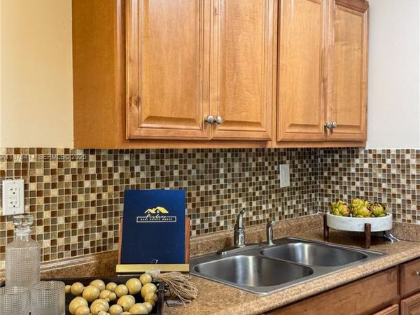 2145 Pierce St, Unit 118, Hollywood, FL 33020