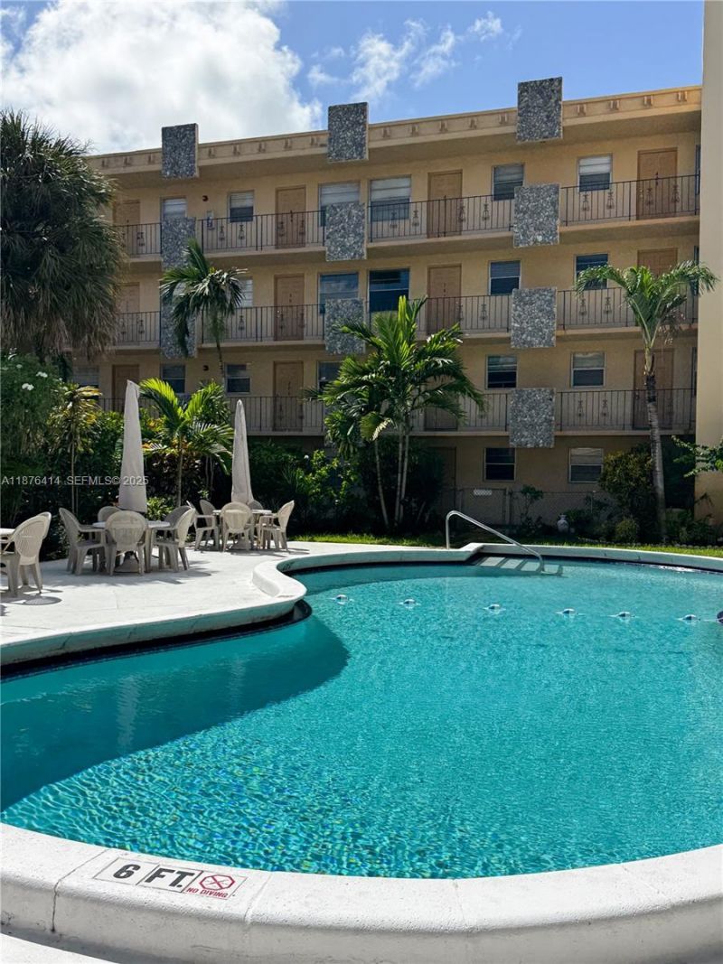 2145 Pierce St, Unit 118, Hollywood, FL 33020 Photo