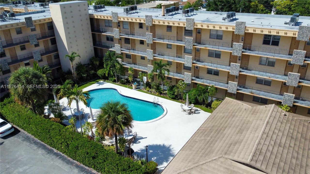 2145 Pierce St, Unit 118, Hollywood, FL 33020 Photo