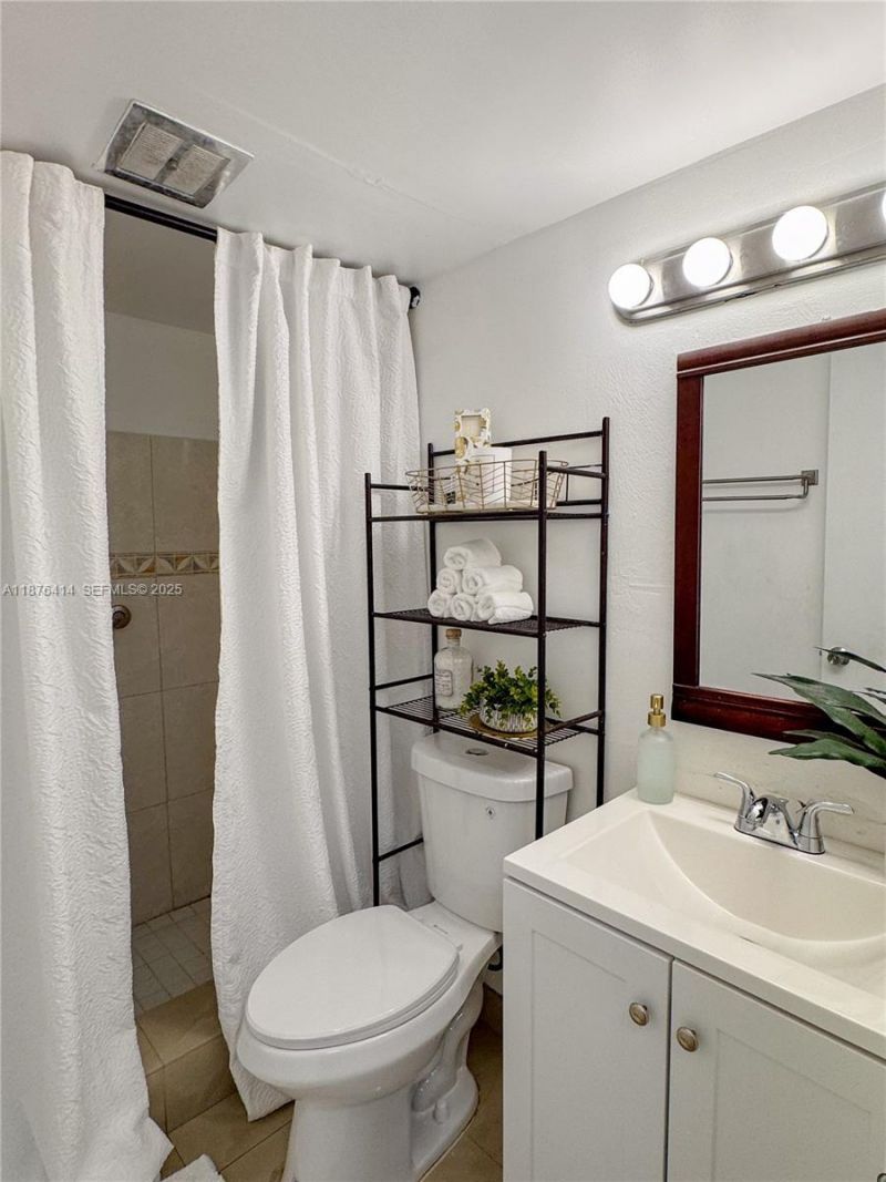 2145 Pierce St, Unit 118, Hollywood, FL 33020 Photo