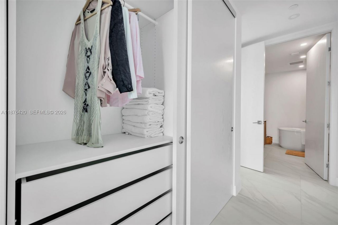 17550 Collins Ave, Unit 801, Sunny Isles Beach, FL 33160 Photo