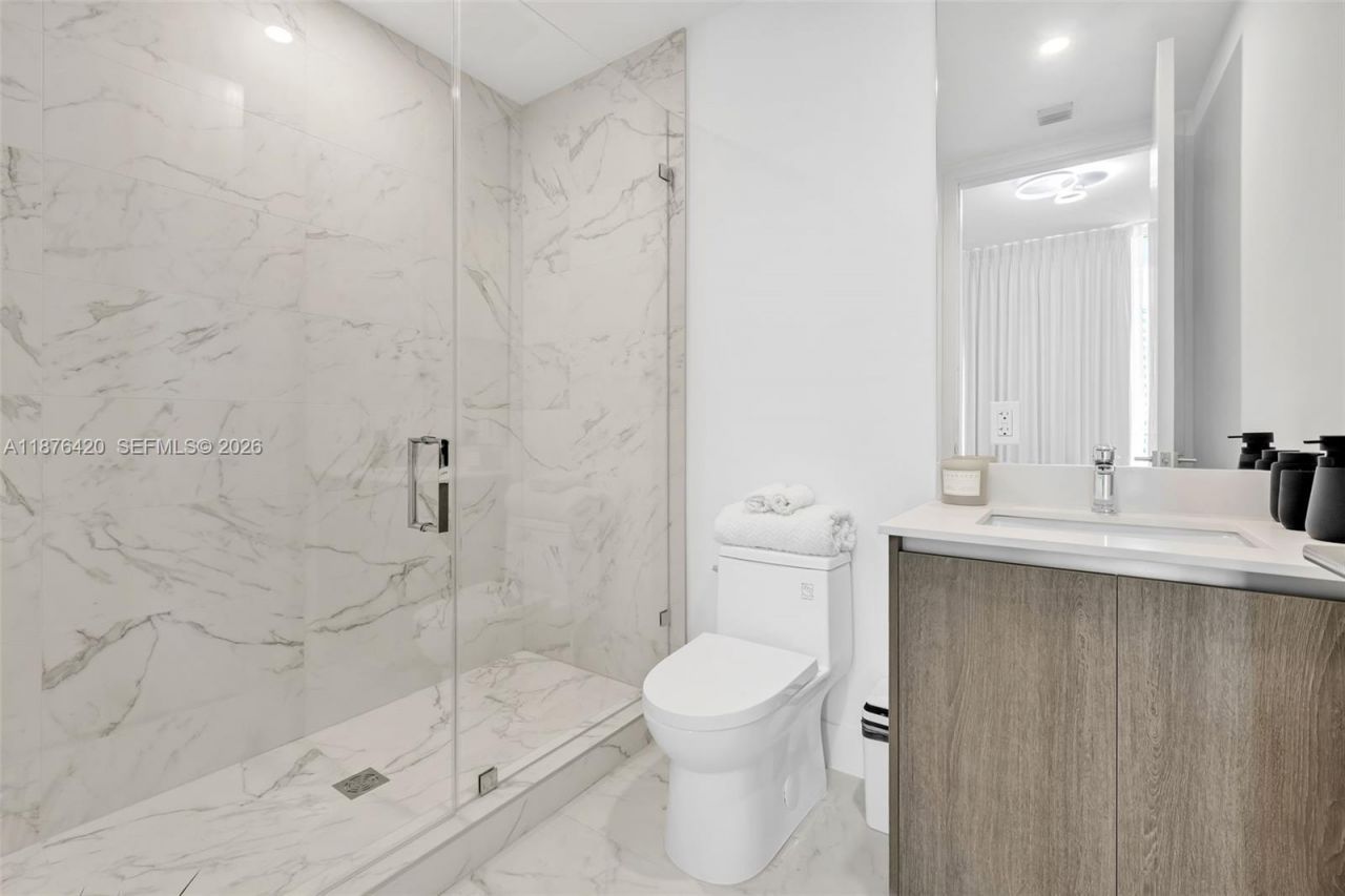 17550 Collins Ave, Unit 801, Sunny Isles Beach, FL 33160 Photo