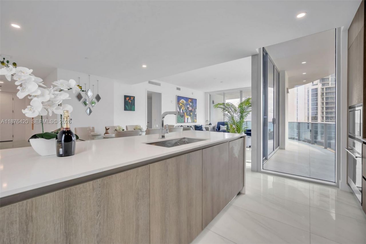17550 Collins Ave, Unit 801, Sunny Isles Beach, FL 33160 Photo
