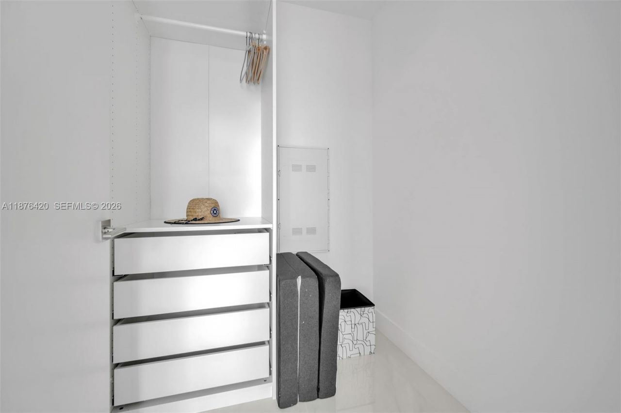 17550 Collins Ave, Unit 801, Sunny Isles Beach, FL 33160 Photo