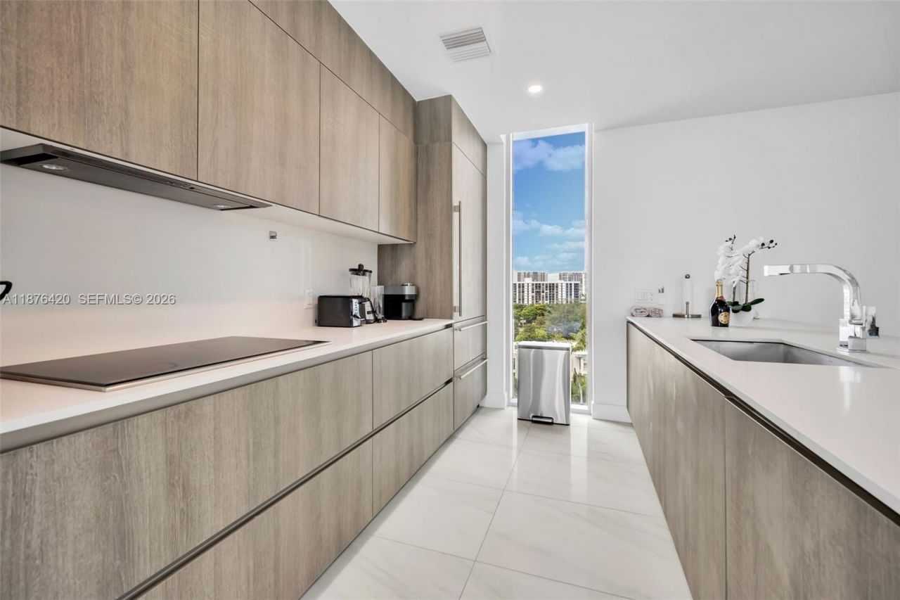 17550 Collins Ave, Unit 801, Sunny Isles Beach, FL 33160 Photo