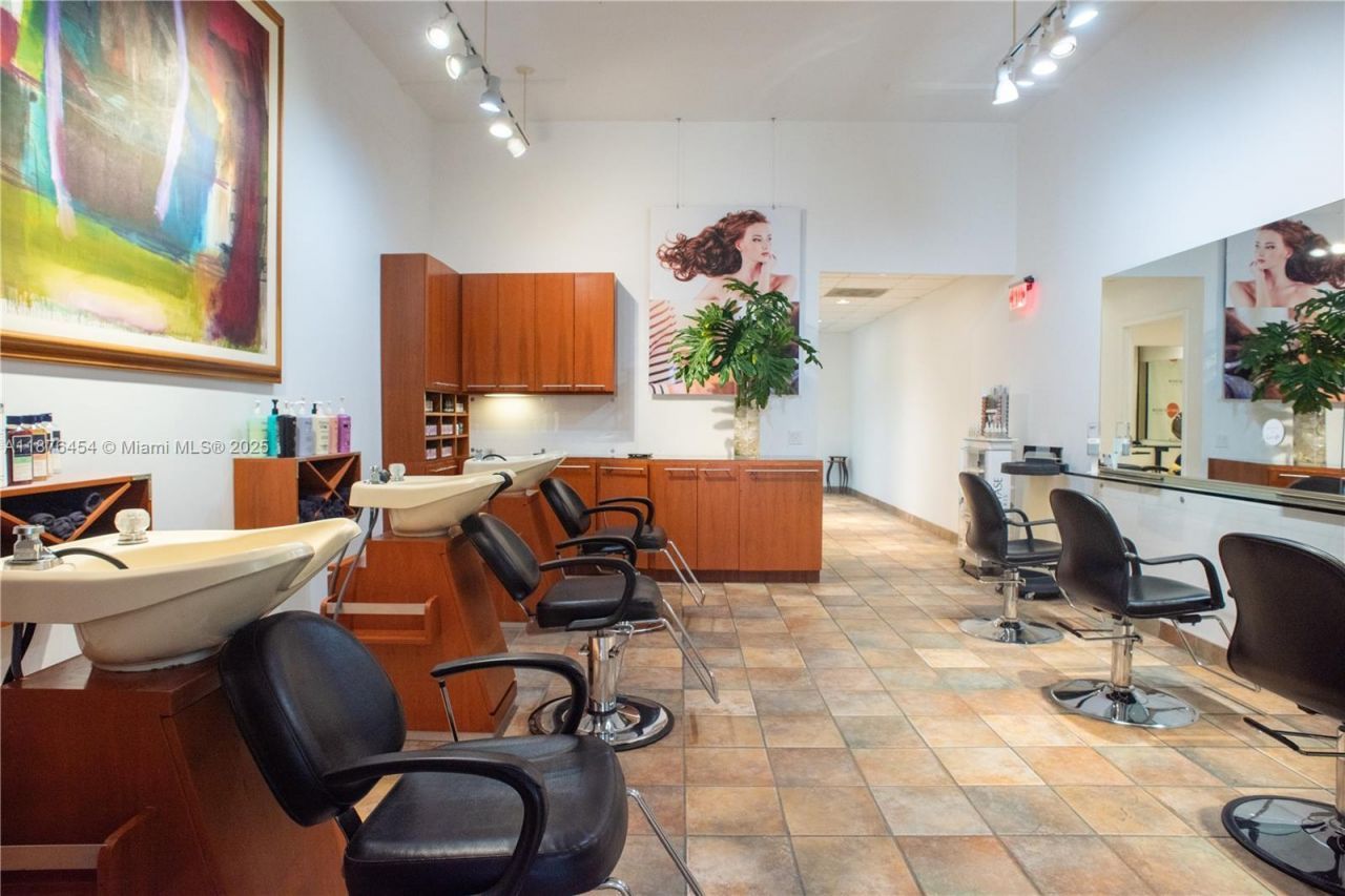 345 Miracle Mile, Coral Gables, FL 33134 Photo