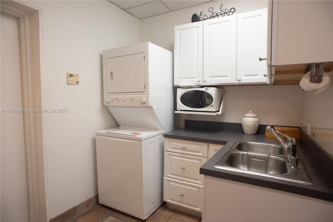 345 Miracle Mile, Coral Gables, FL 33134 Photo