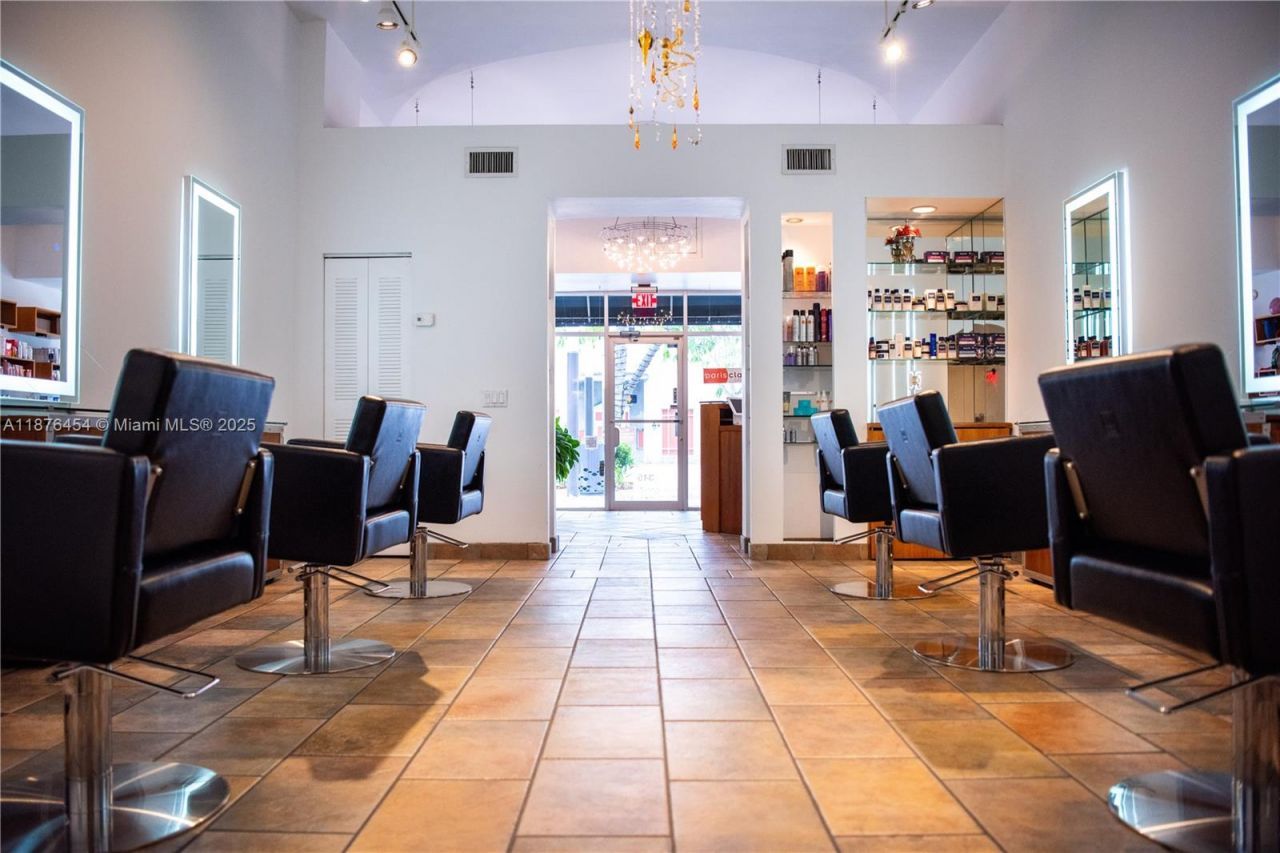 345 Miracle Mile, Coral Gables, FL 33134 Photo