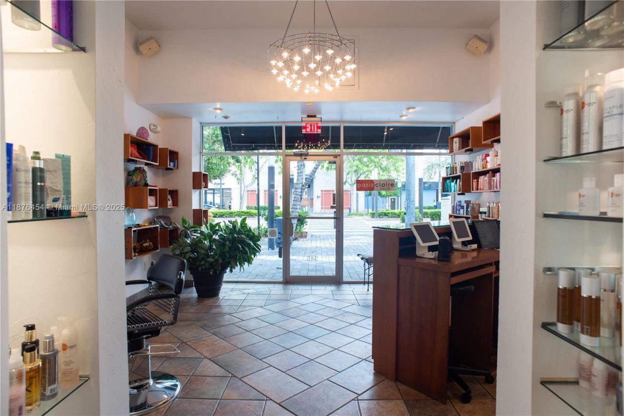 345 Miracle Mile, Coral Gables, FL 33134 Photo