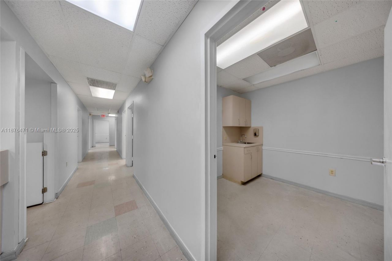 2901 NW 17th Ave, Miami, FL 33142 Photo