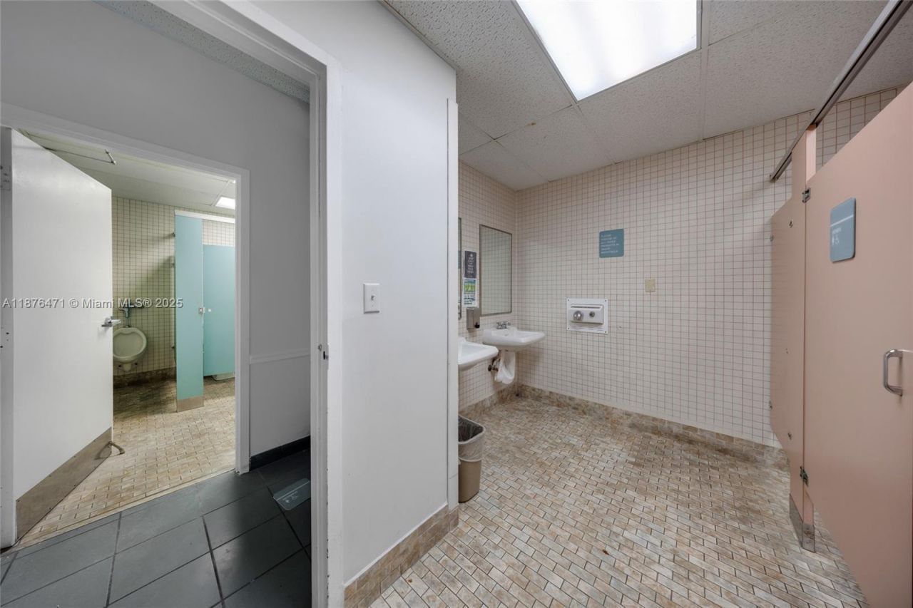 2901 NW 17th Ave, Miami, FL 33142 Photo