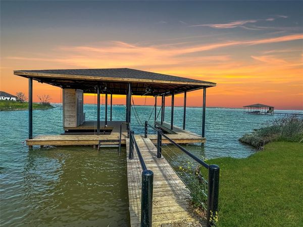 117 Diamond Point Drive, Corsicana, TX 75109