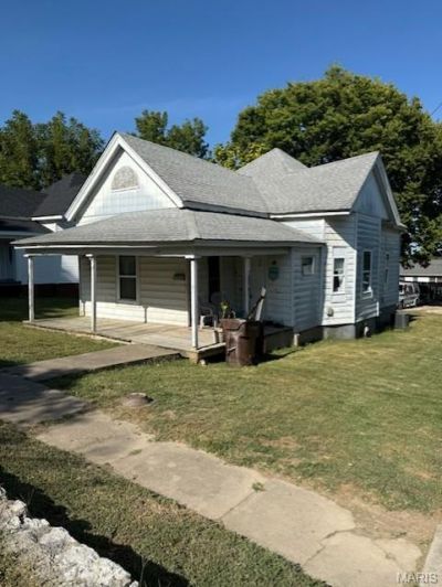 410 N 5th Street, Elsberry, MO 63343 Main Photo