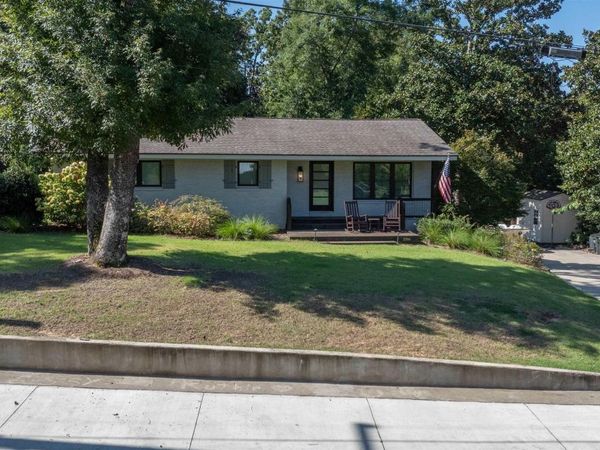 206 Volanta Avenue, Fairhope, AL 36532