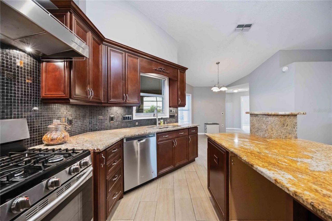 4518 Dover Street Circle E, Bradenton, FL 34203 Photo