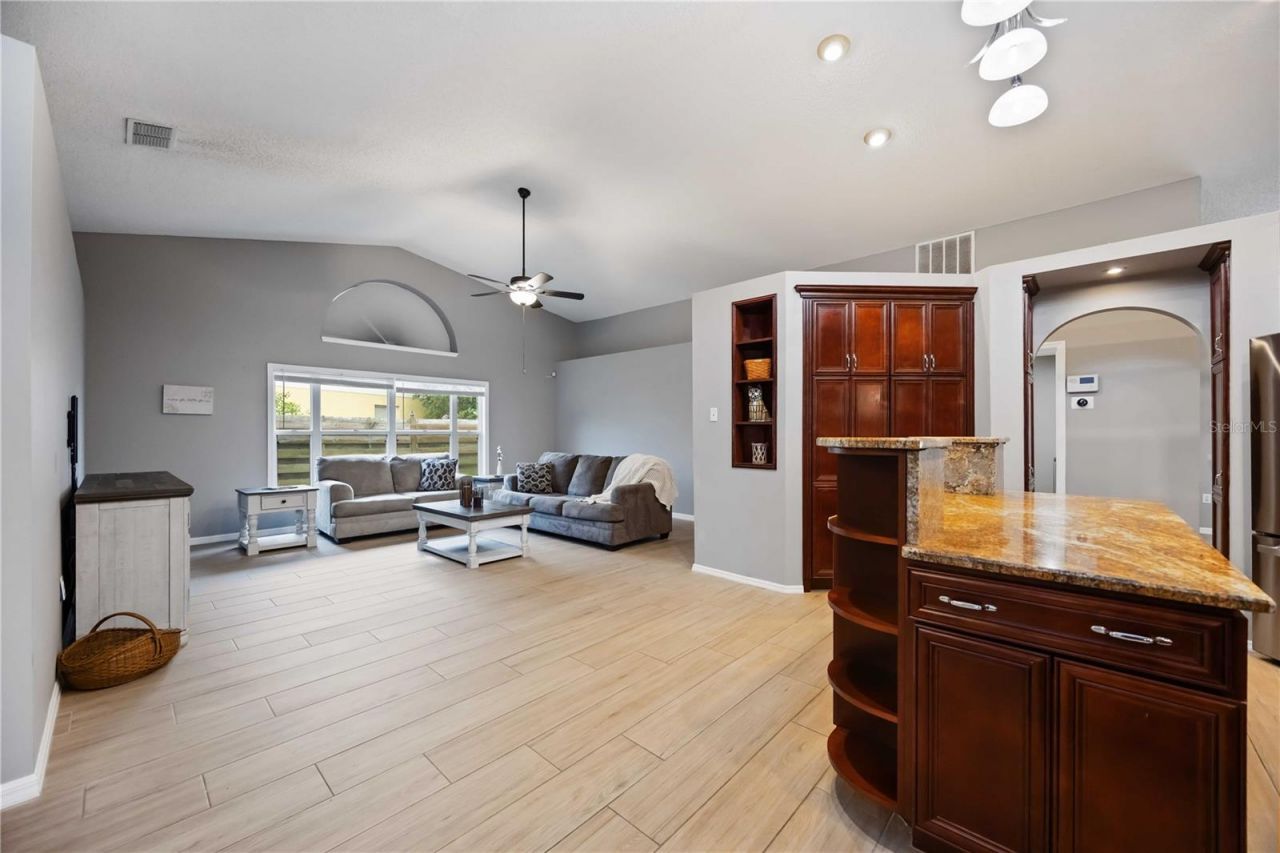 4518 Dover Street Circle E, Bradenton, FL 34203 Photo