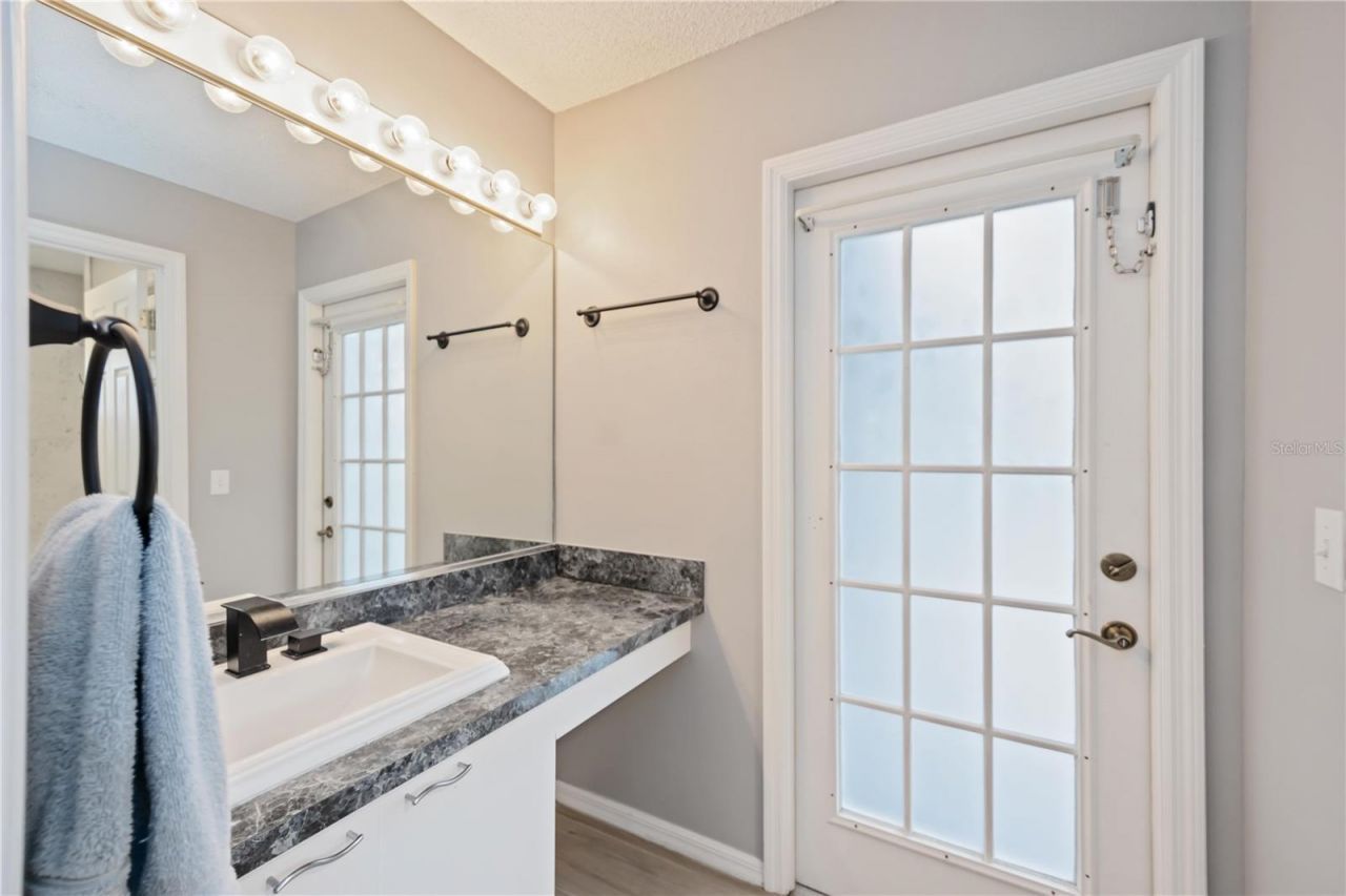 4518 Dover Street Circle E, Bradenton, FL 34203 Photo