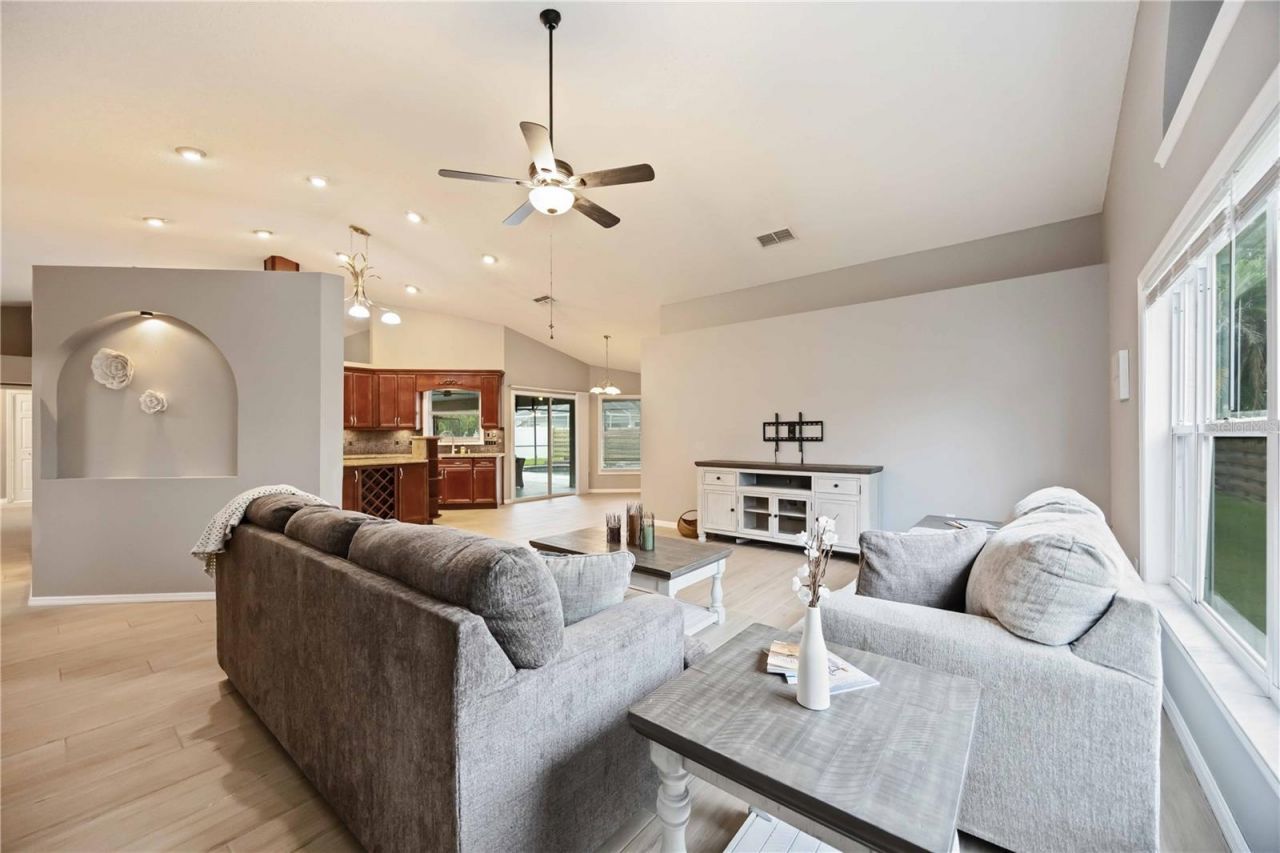 4518 Dover Street Circle E, Bradenton, FL 34203 Photo