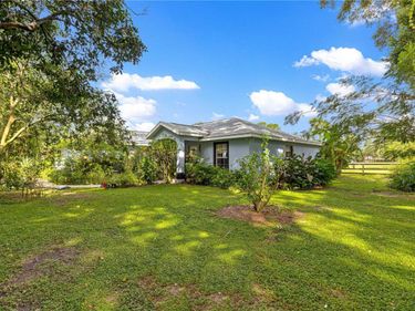 8221 SE 126TH PLACE, BELLEVIEW, FL 34420