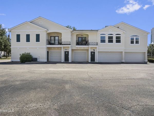 2252 Beach Drive, Gulfport, MS 39507