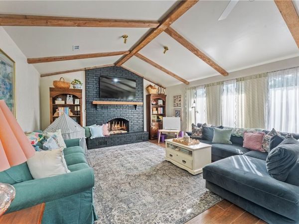 9 NW K Place, Bentonville, AR 72712