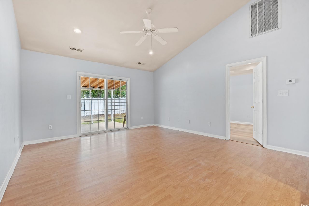 129 Ecum Secum Pl. Photo 9