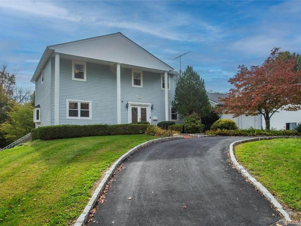 22 The Drive, Westtown, NY 10998