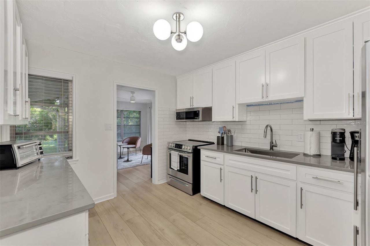 1726 Floyd Street, Sarasota, FL 34239 Photo