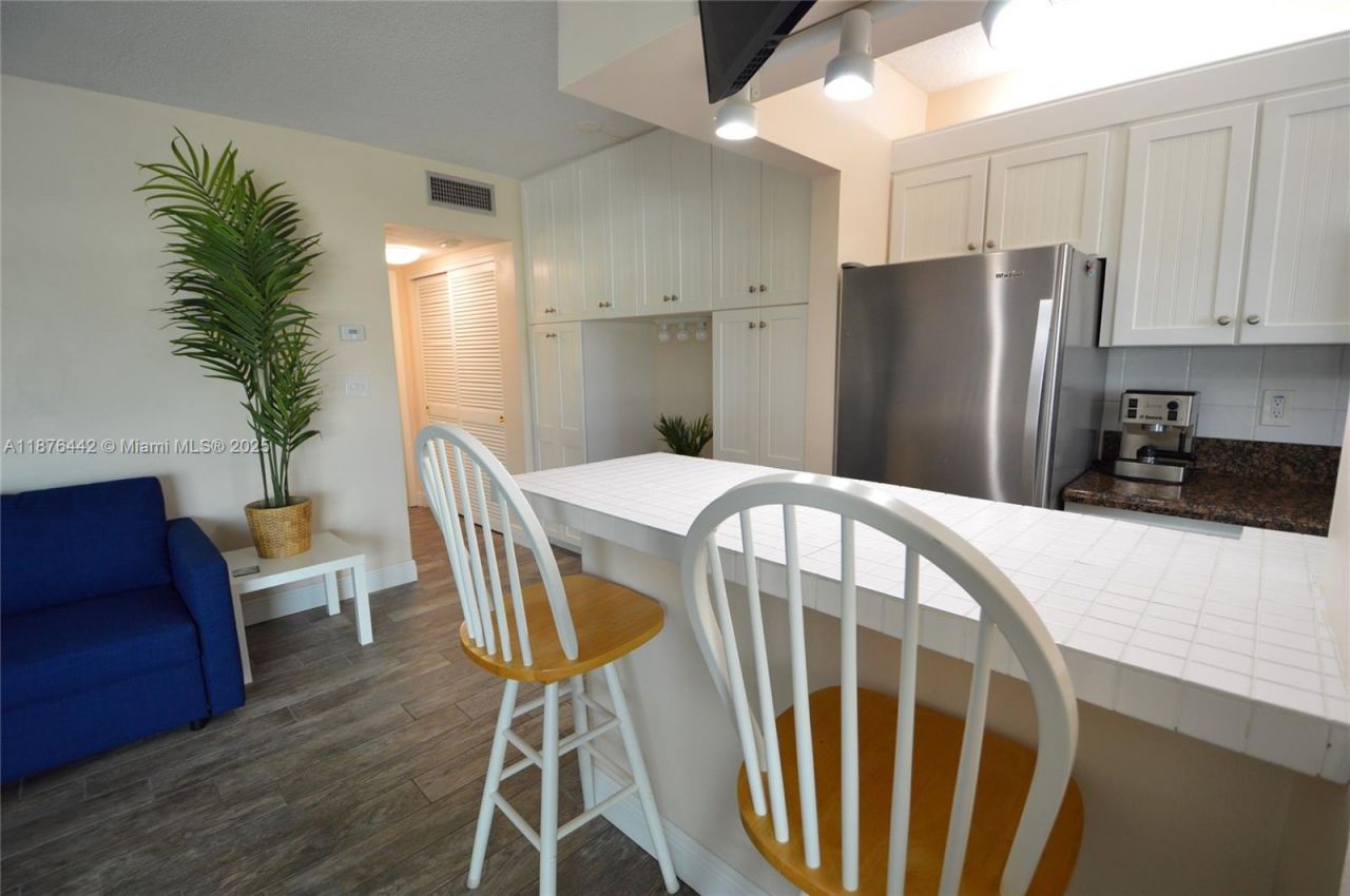 1451 N 12th Ct, Unit 8B, Hollywood, FL 33019 Photo