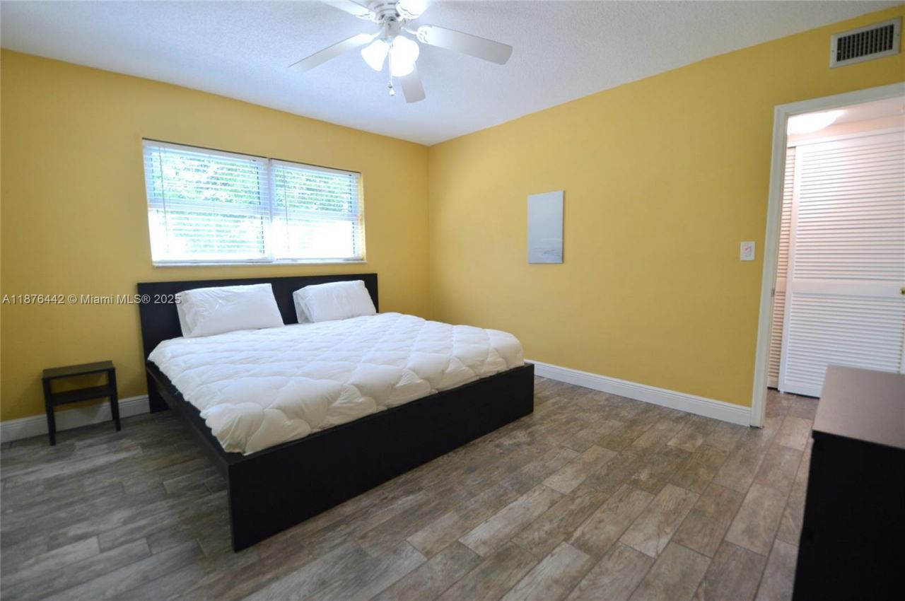 1451 N 12th Ct, Unit 8B, Hollywood, FL 33019 Photo