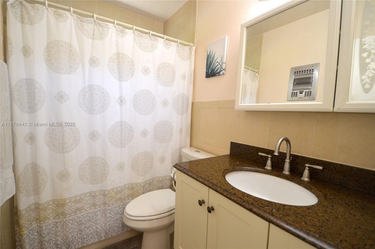 1451 N 12th Ct, Unit 8B, Hollywood, FL 33019 Photo