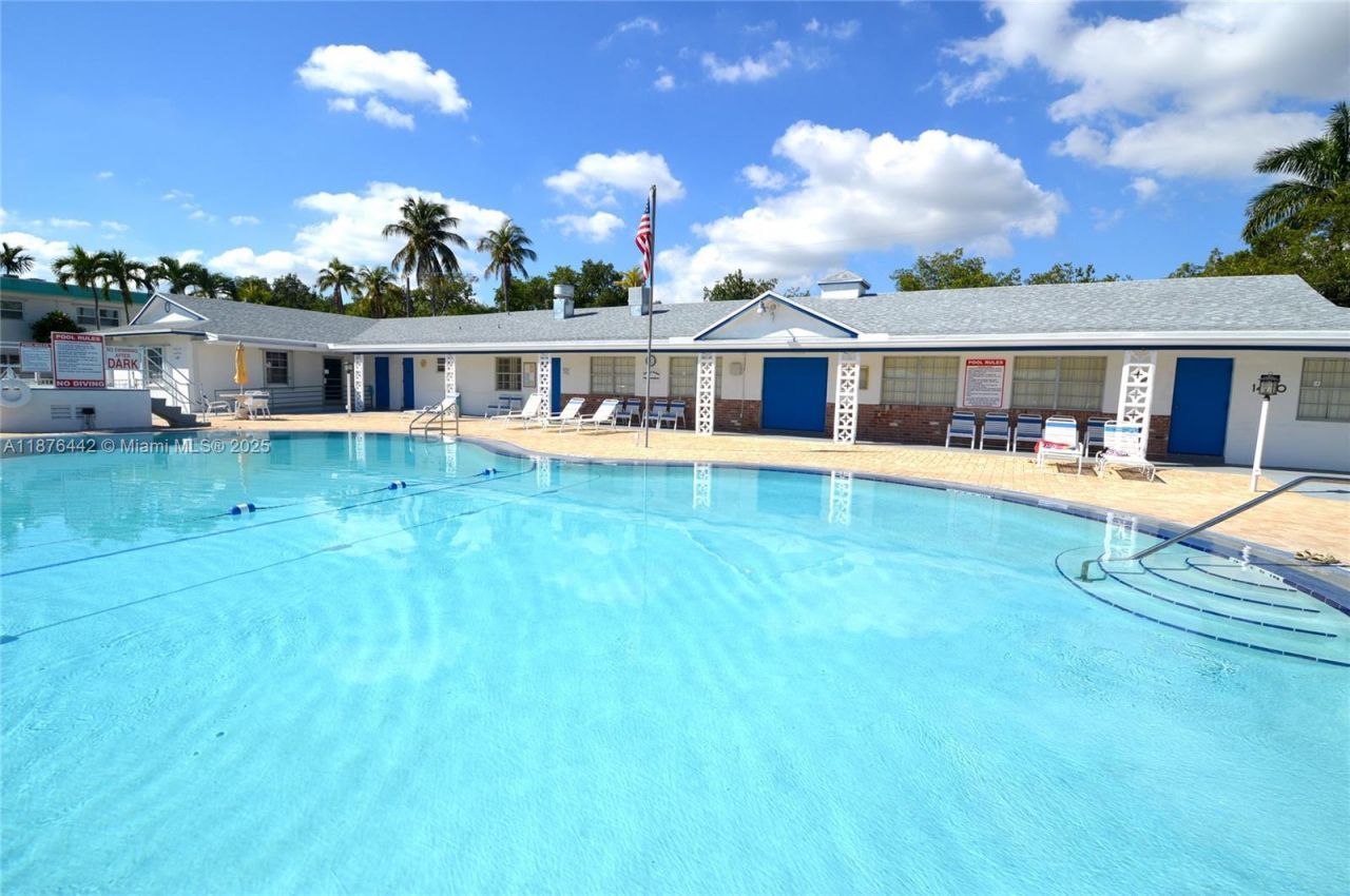 1451 N 12th Ct, Unit 8B, Hollywood, FL 33019 Photo