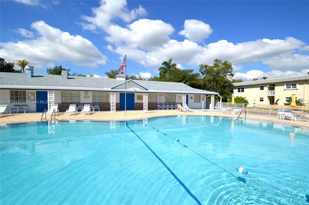 1451 N 12th Ct, Unit 8B, Hollywood, FL 33019 Photo